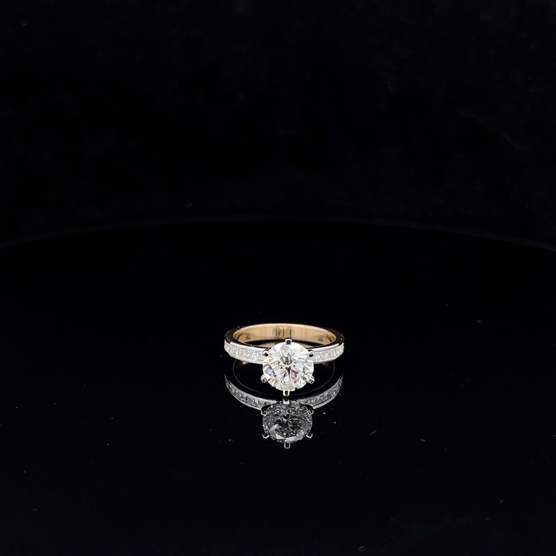 Elegant 1.96ct Round Diamond Ring