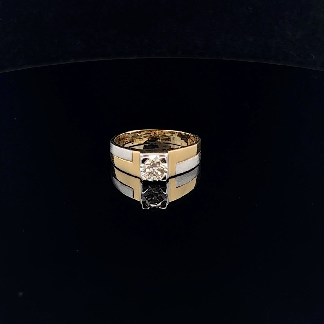 Bold Elegance: 1.0ct Men's Ring