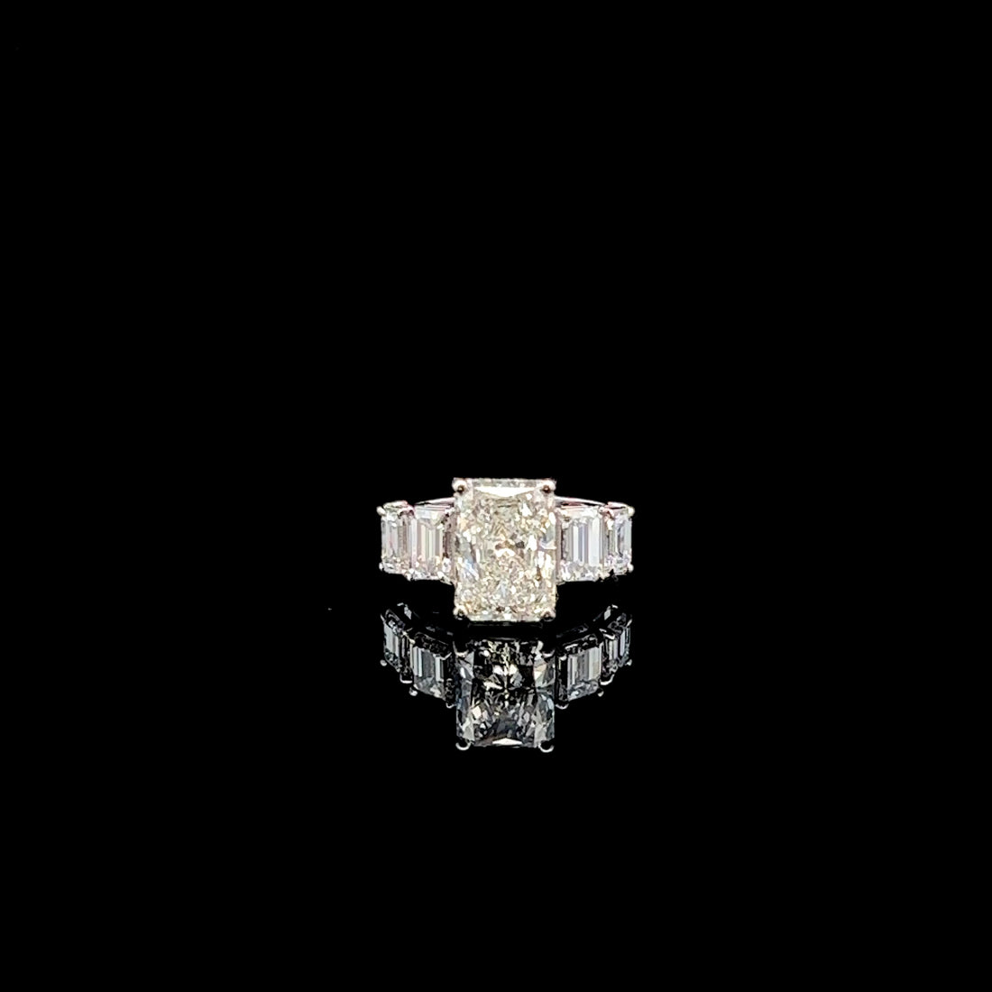 Modern Elegance: 3.0ct Radiant Cut Diamond Engagement Ring