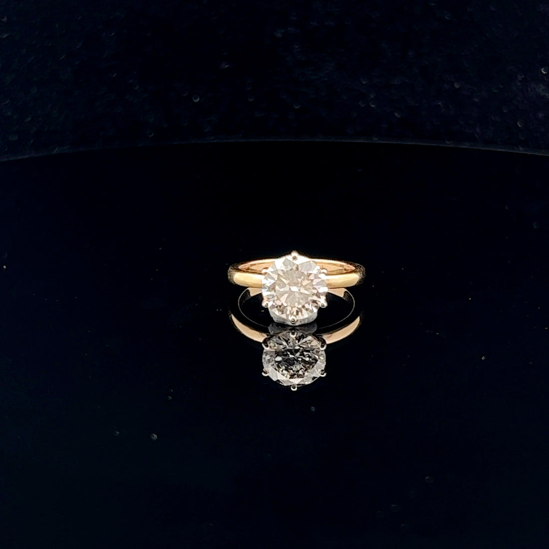 Elegant 2.0ct Solitaire ring