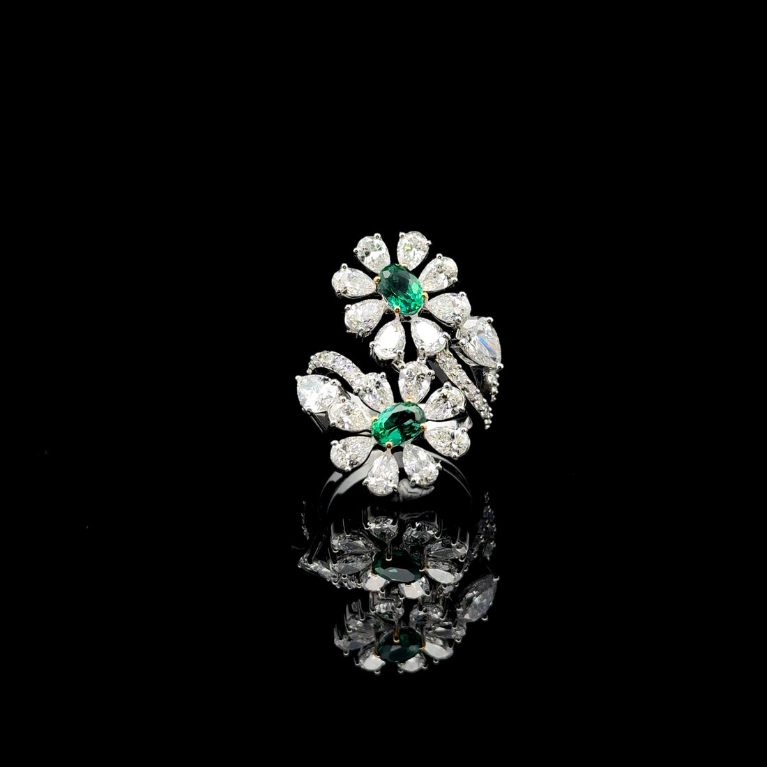 Exquisite Flower Cocktail Ring