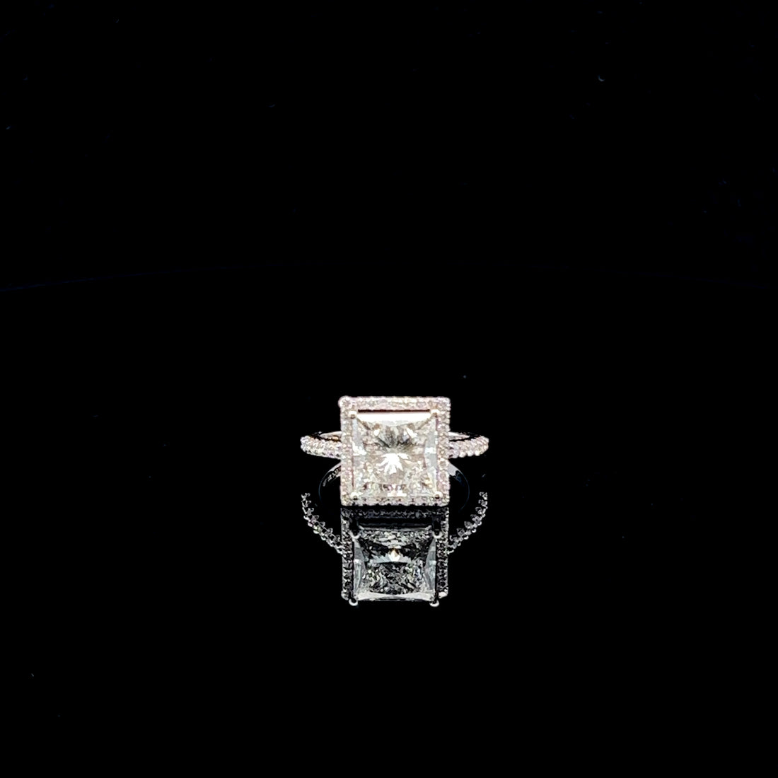 Royal Radiance: 3.00ct Princess Diamond Ring