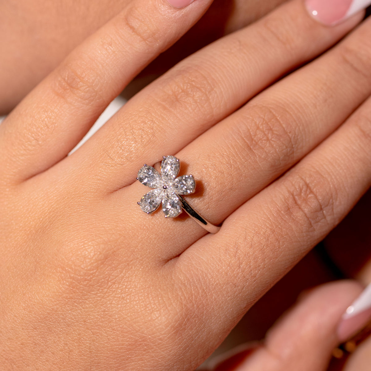 Elegant Diamond Flower Ring – STARDUST DIAMONDS