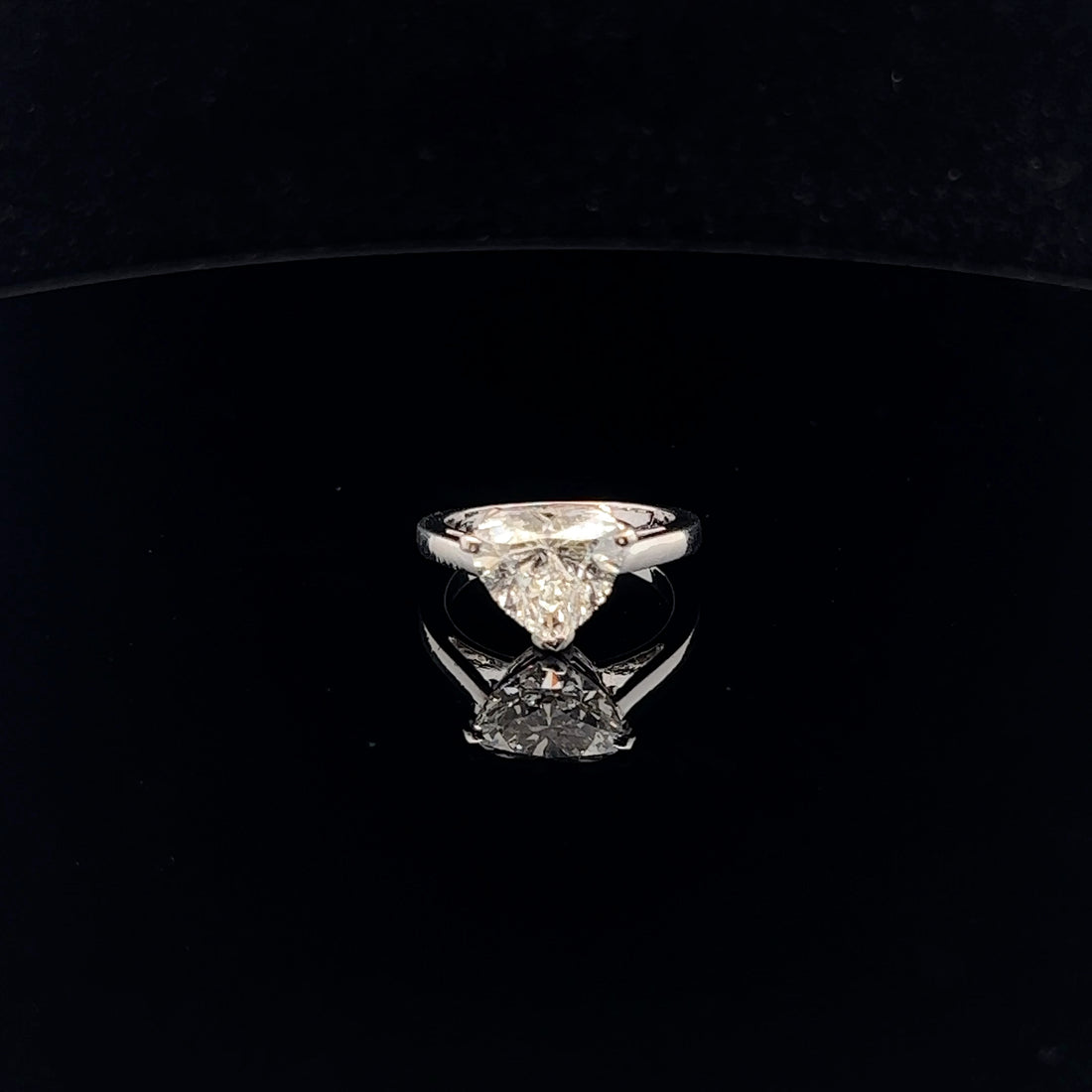 Exquisite 3.72ct Heart Solitaire diamond ring