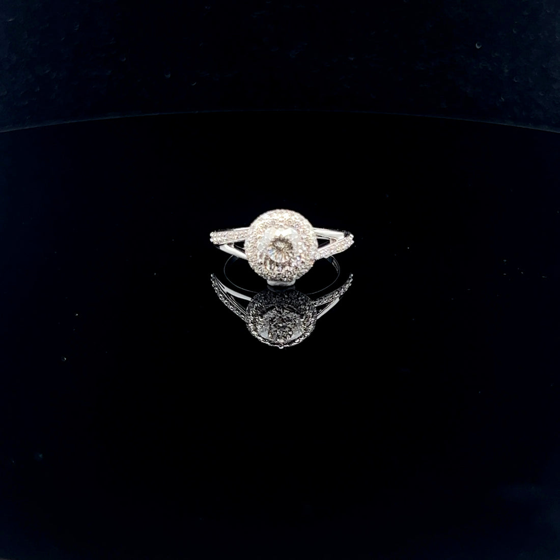 Exquisite 1.6ct Portugese cut Ring