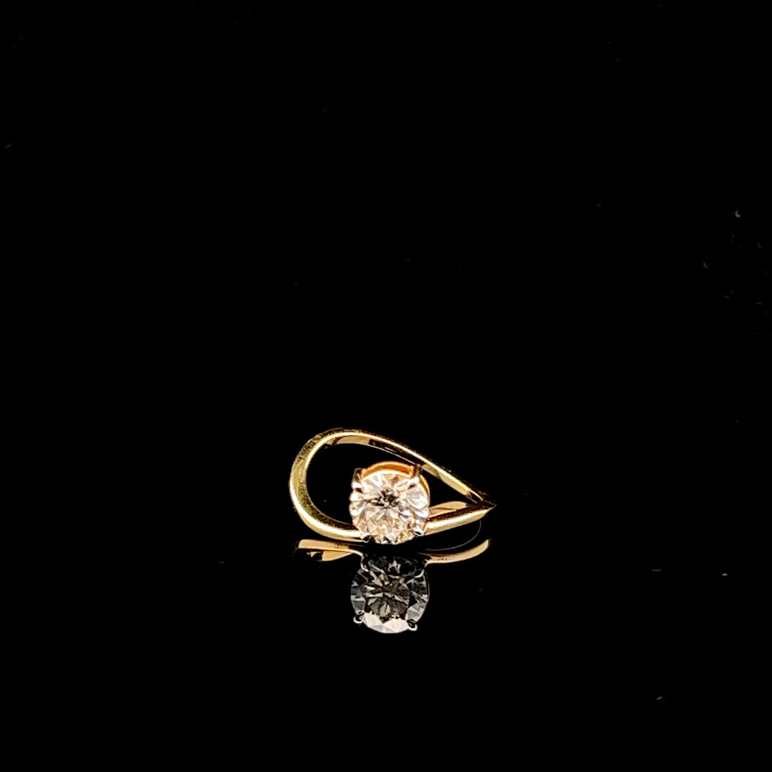 Exquisite 1.45ct Round Cut Promise Ring