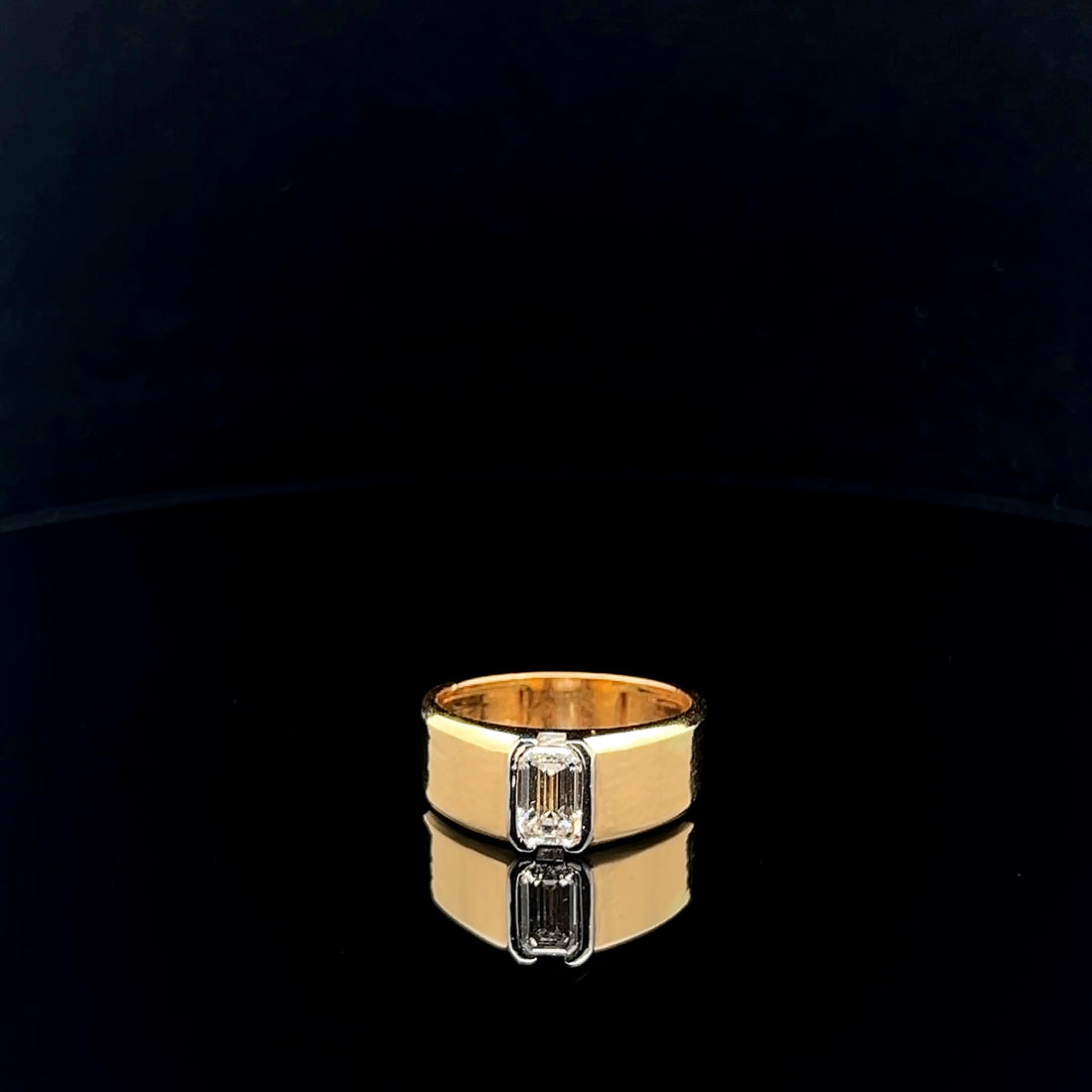 Elegant 1.00ct North-South Emerald Men's Ring