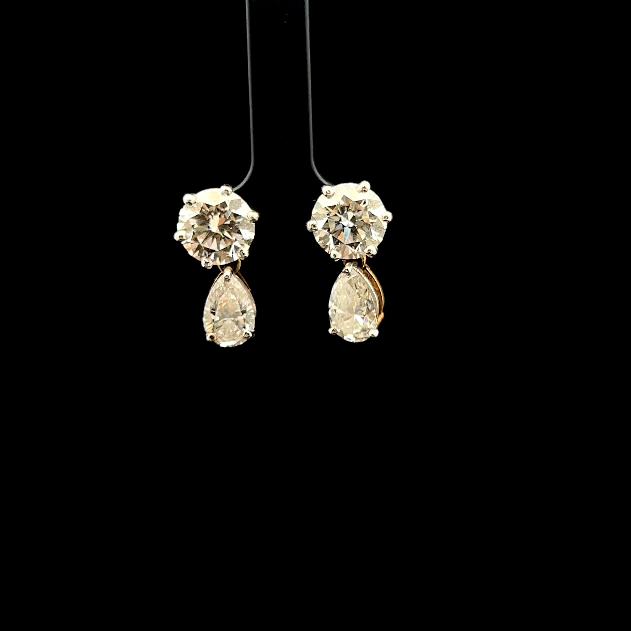 Celeste Radiance – Lab Grown Diamond Drop Earrings