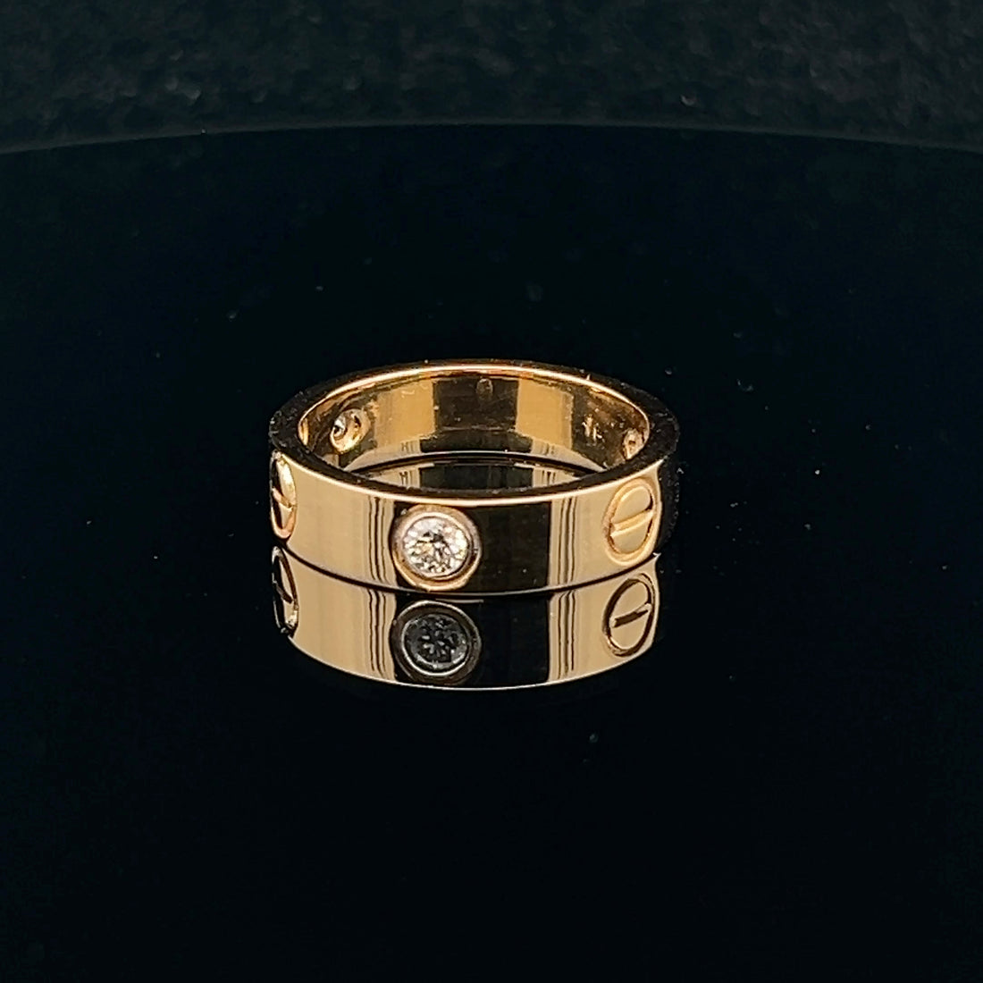 Elegant Gold Designer Band