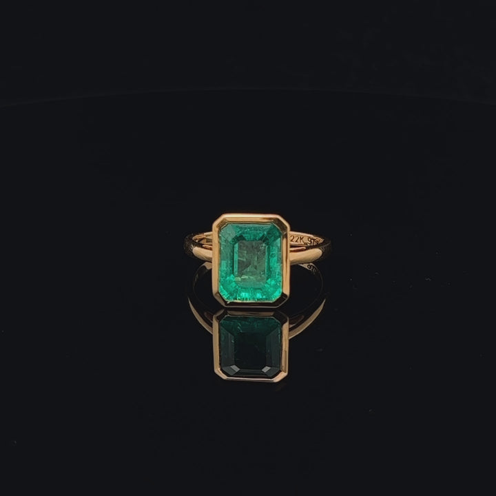 Green Emerald Ring